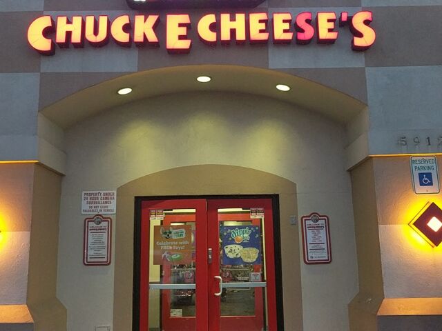 Magical Birthdays At Chuck E Cheese S - chuck e cheese essex md roblox